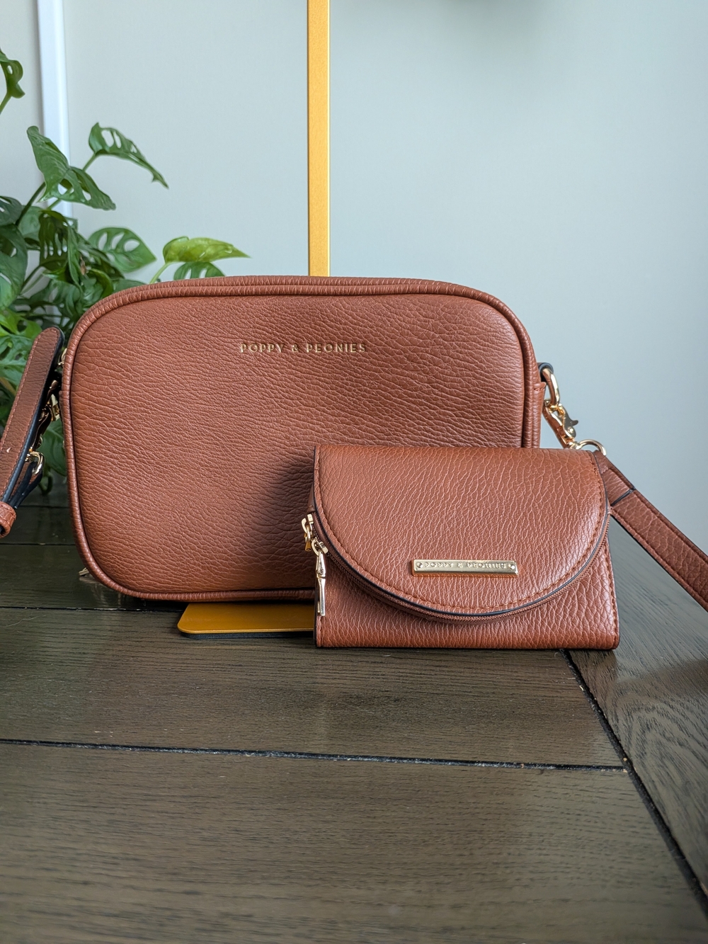 NWOT Poppy & Peonies  Chestnut Brown Pebbled Leather Crossbody with Wallet.